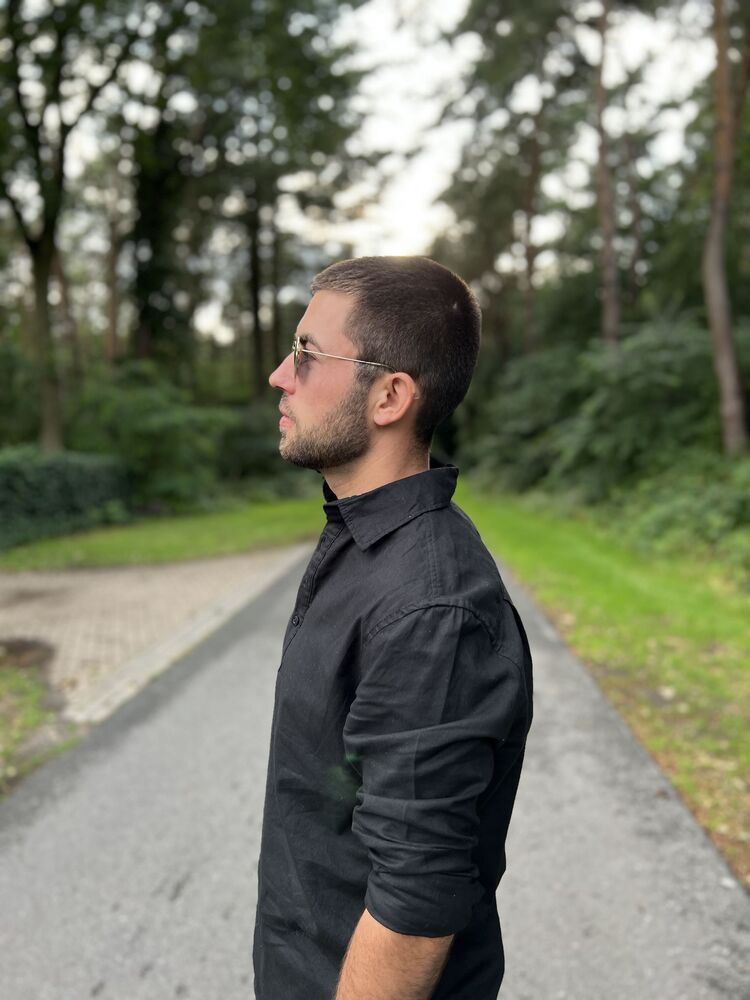  36207546  Denis, 26 ,    Haren