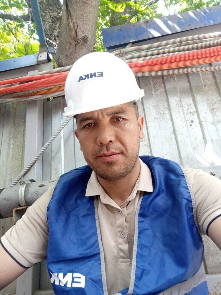  46980476  , 32 ,    