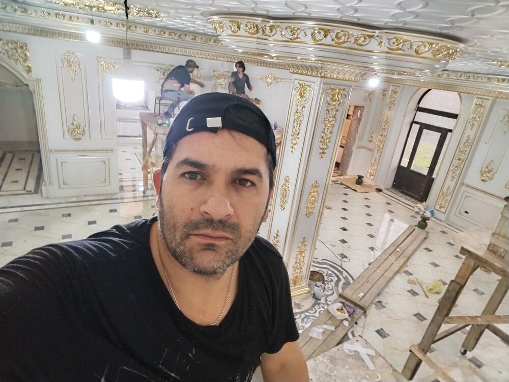  49564026  Elnur, 42 ,    