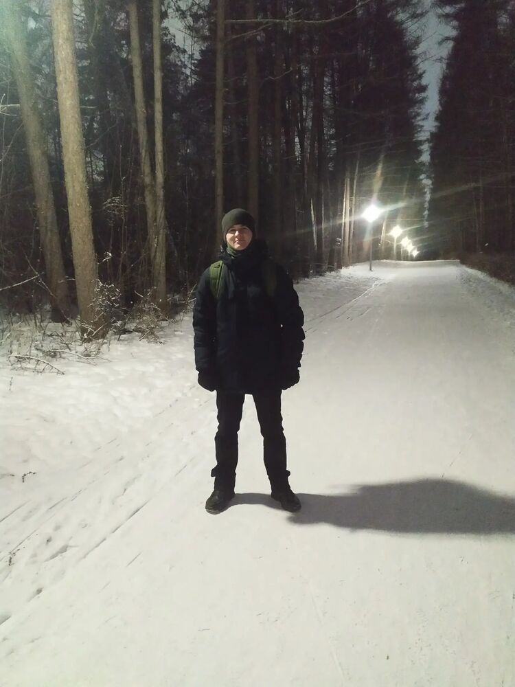  32337176  Oleg, 24 ,    