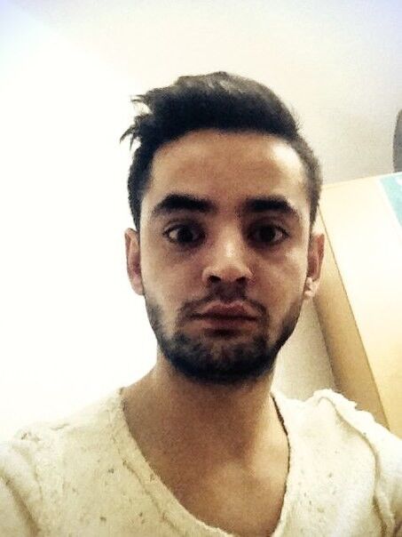  5798256  Mert, 32 ,    