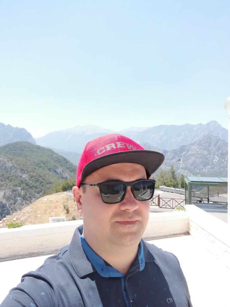  18857286  Swarz, 36 ,    