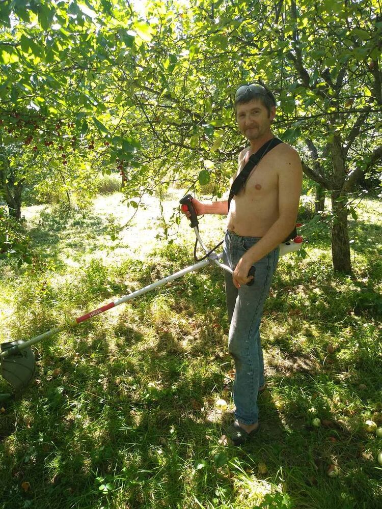  ,   Leonid, 57 ,  