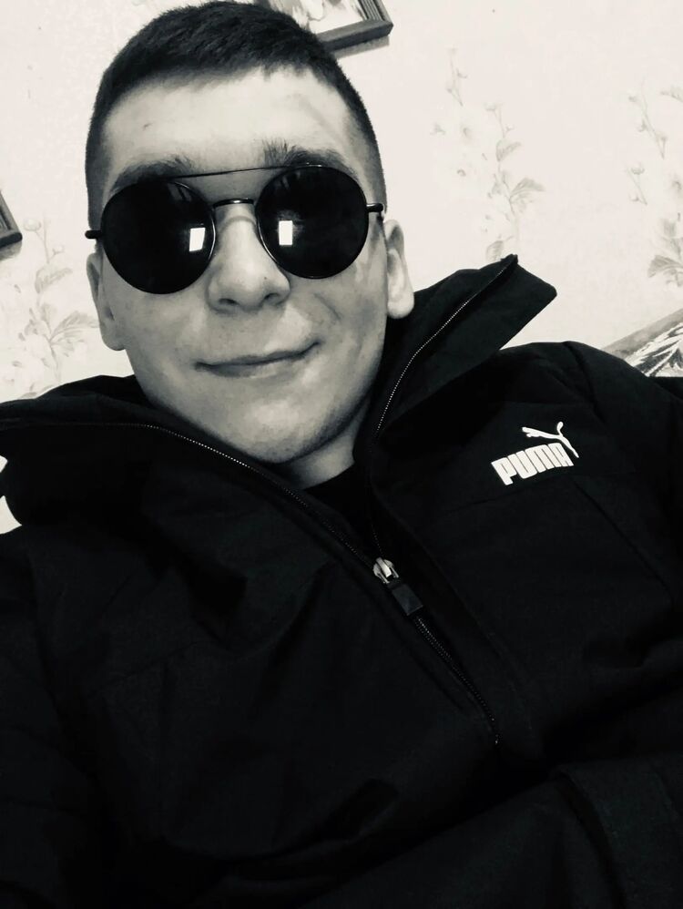  27426806  Roman, 28 ,    