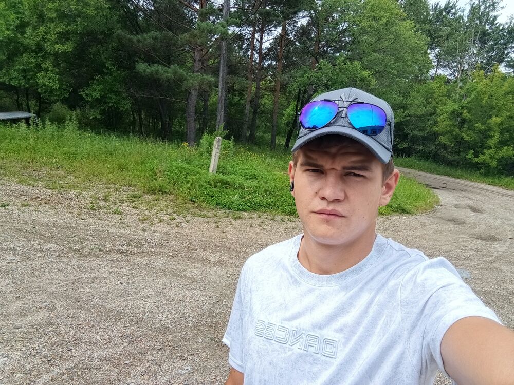  ,   Dmitrij, 19 ,   ,   