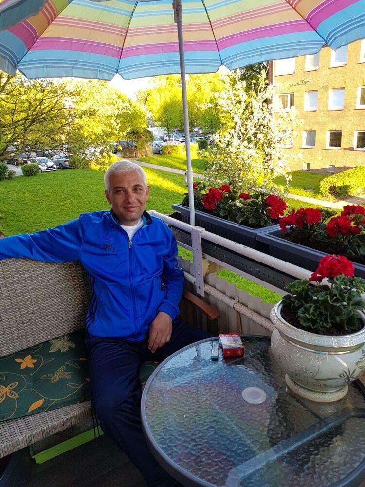  42436456  Armen, 52 ,    Kiel
