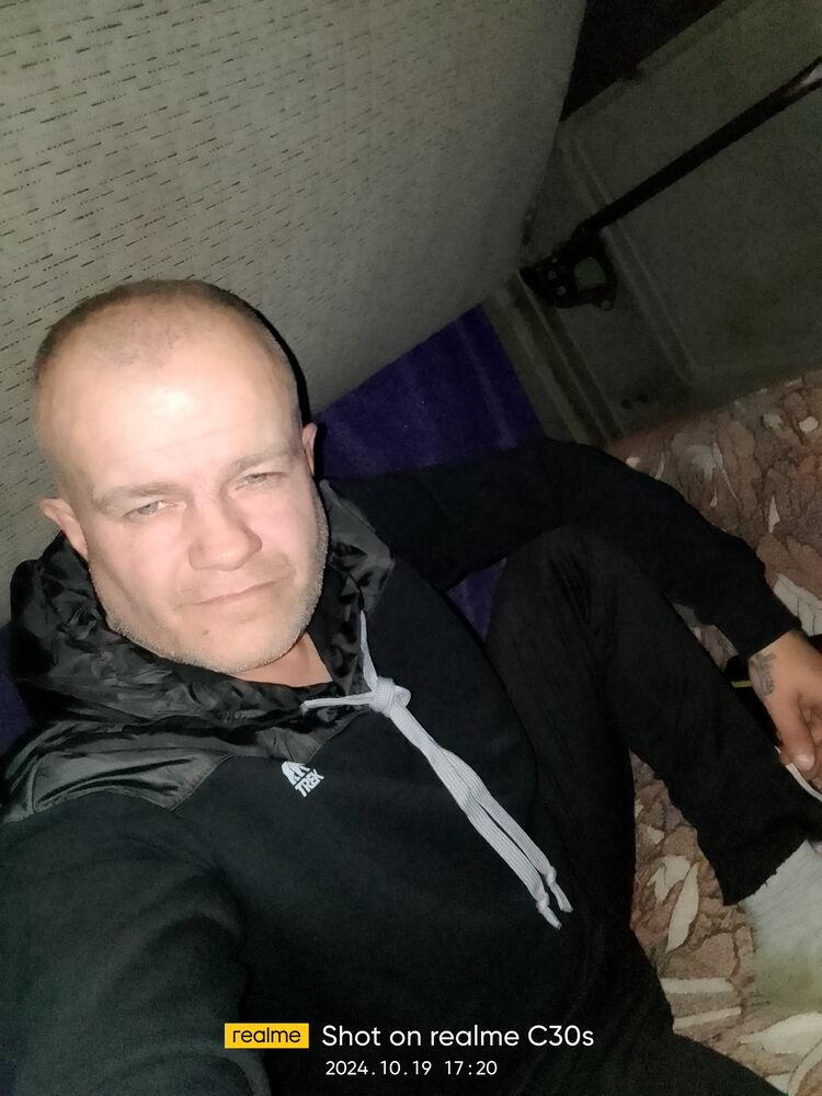  46990596  , 42 ,    