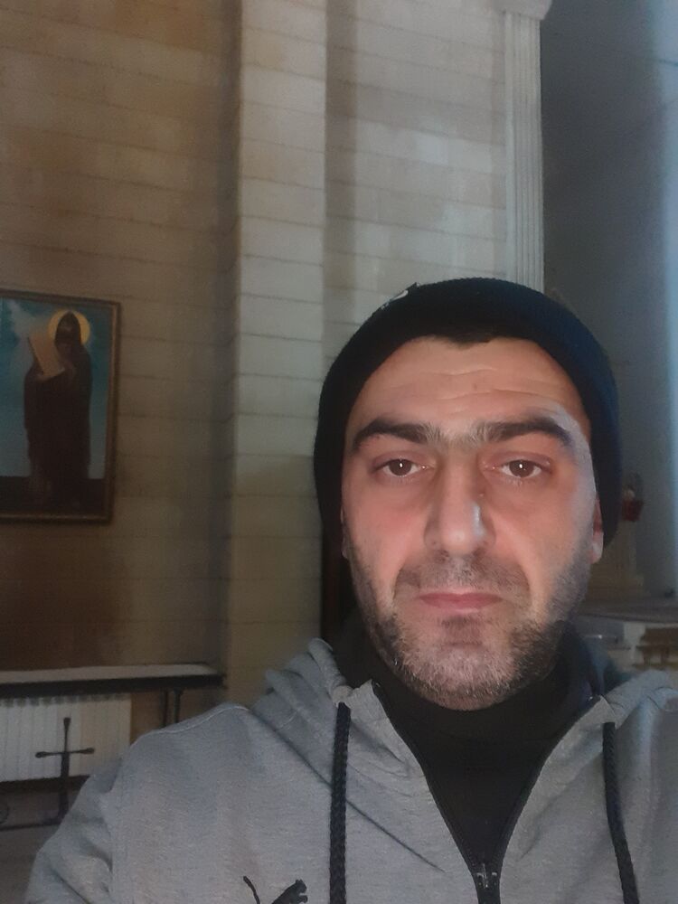  52584896  Edgar, 40 ,    