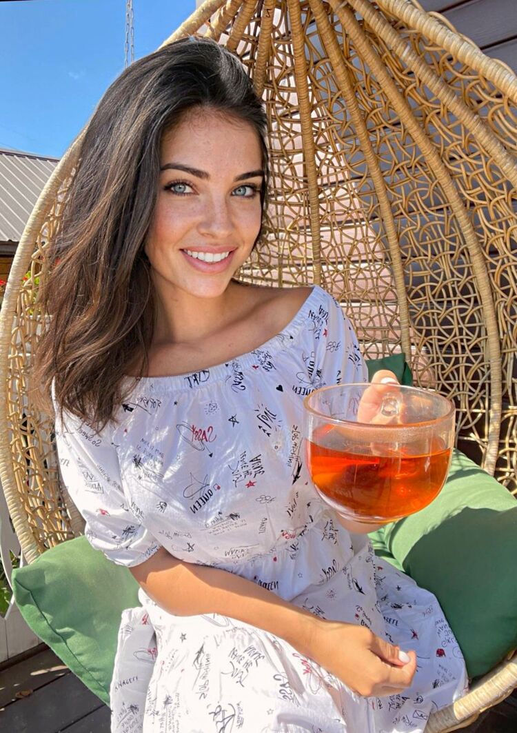  48038486  Ekaterina, 28 ,    Deleted
