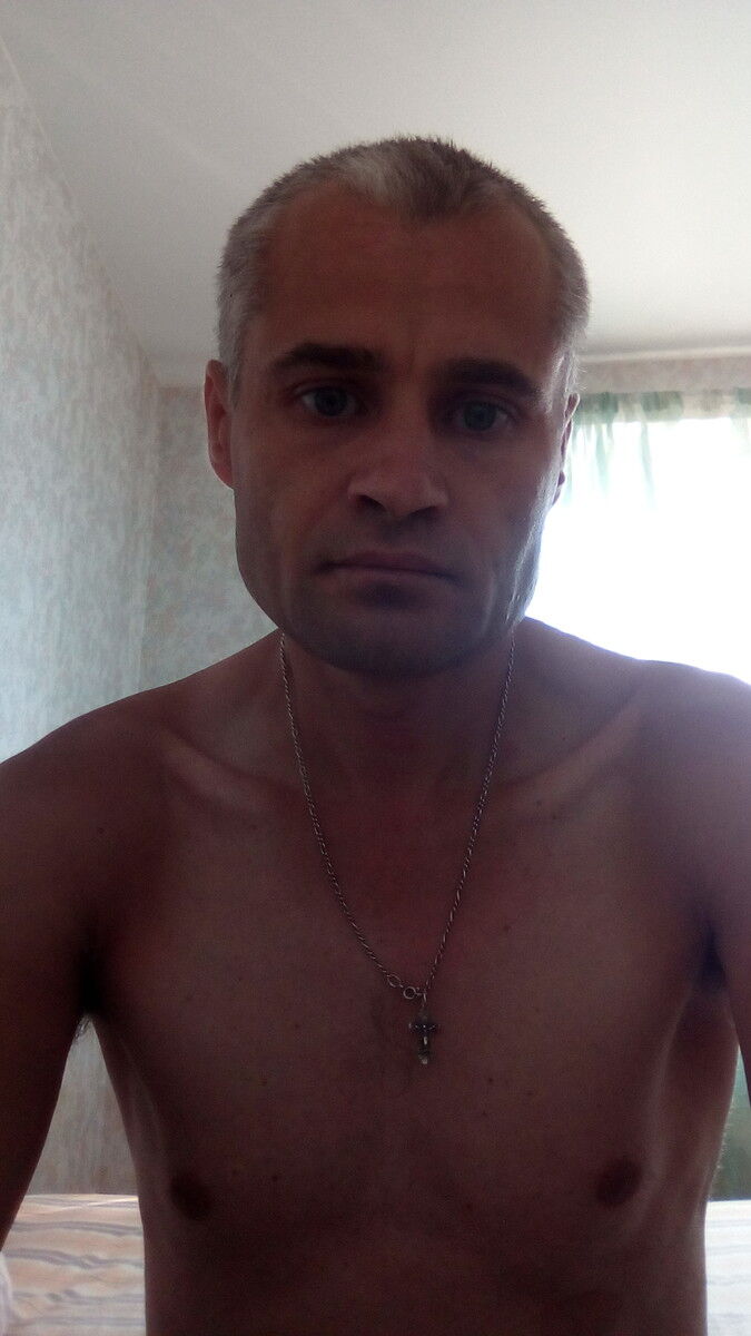  13618436  Maks, 42 ,    