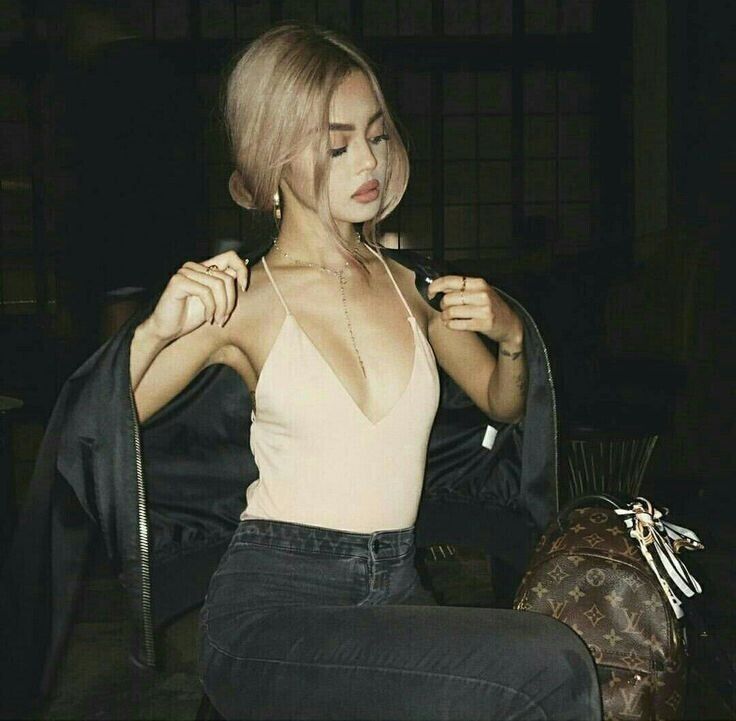  21520956  Alisa, 31 ,    
