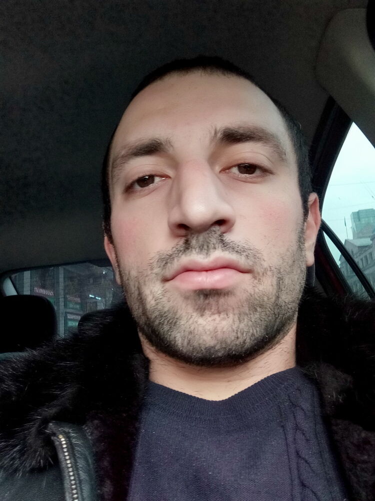  18630326  Narek, 34 ,    