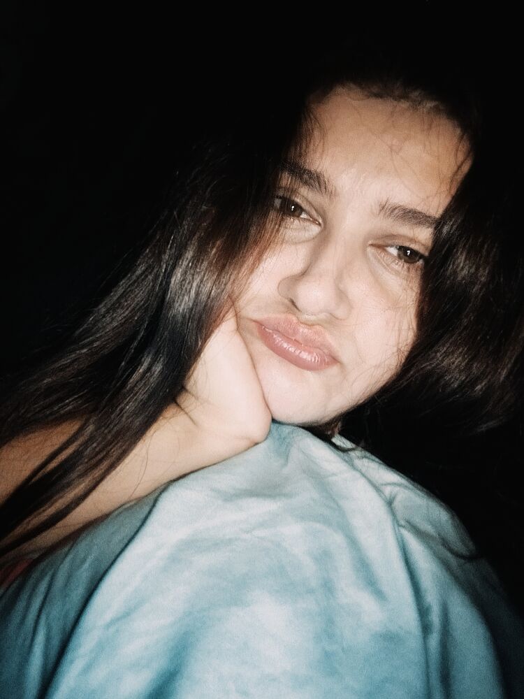 ,   Amalia, 25 ,   ,   