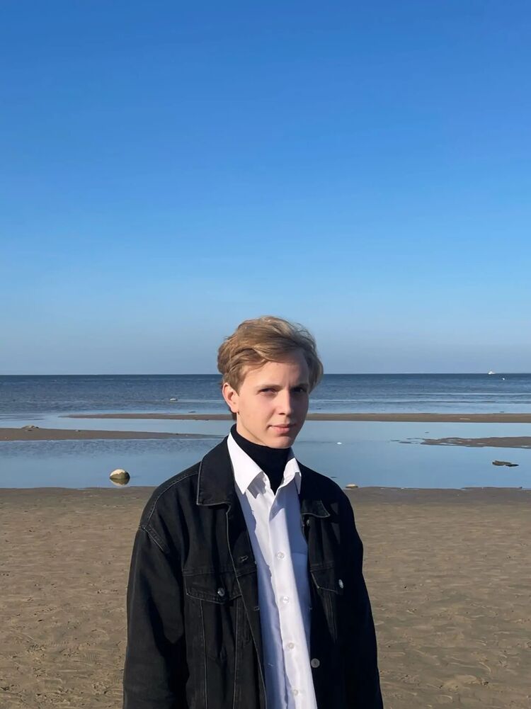  32546916  Vladislav, 22 ,    -
