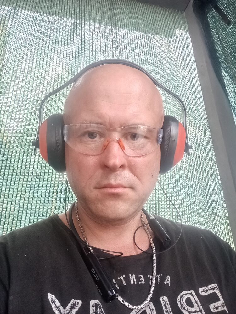  52828106  , 41 ,    
