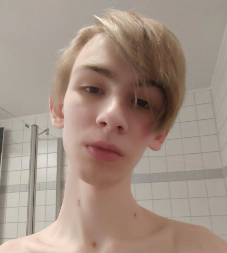  42869656  Valdis, 23 ,    