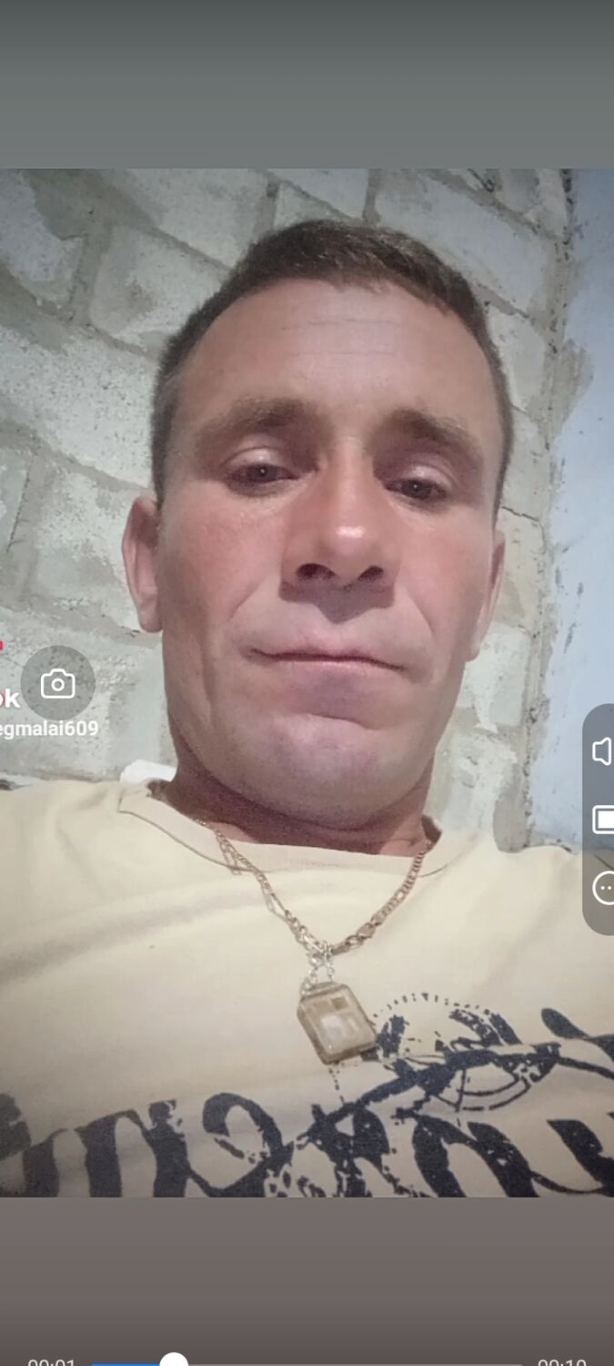  30323116  Oleg, 41 ,    