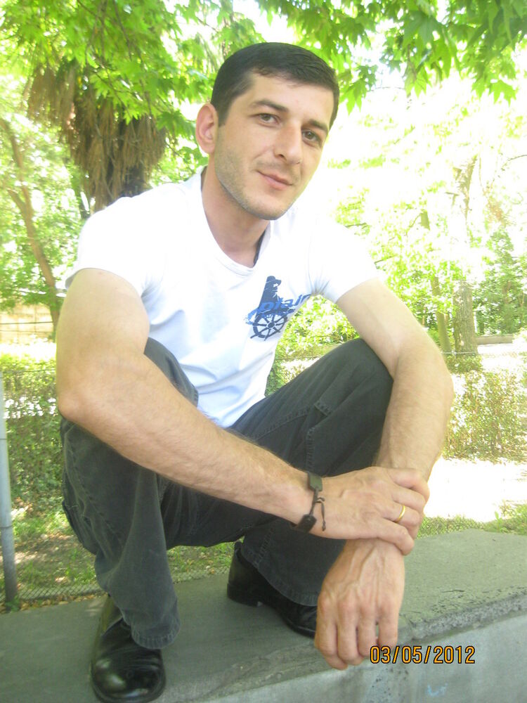  5066006  Gia, 44 ,    