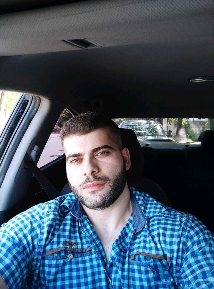  43634316  David, 40 ,     