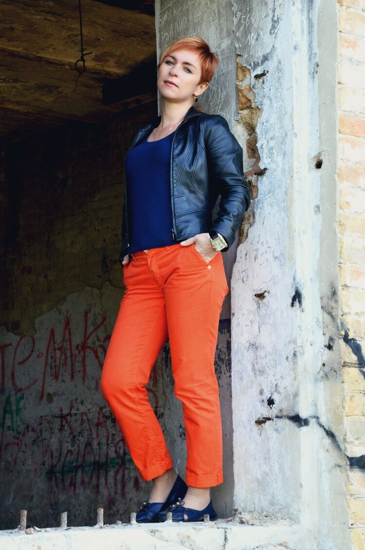  14937106  Helga, 49 ,    -