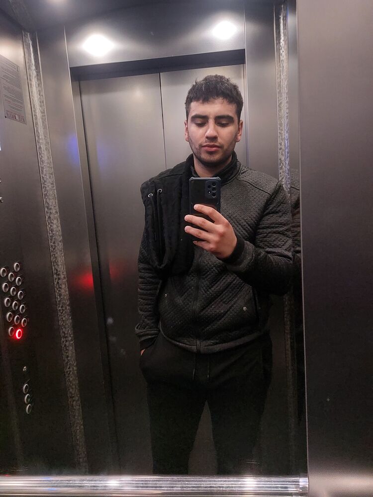  ,   Anatol, 21 ,   ,   