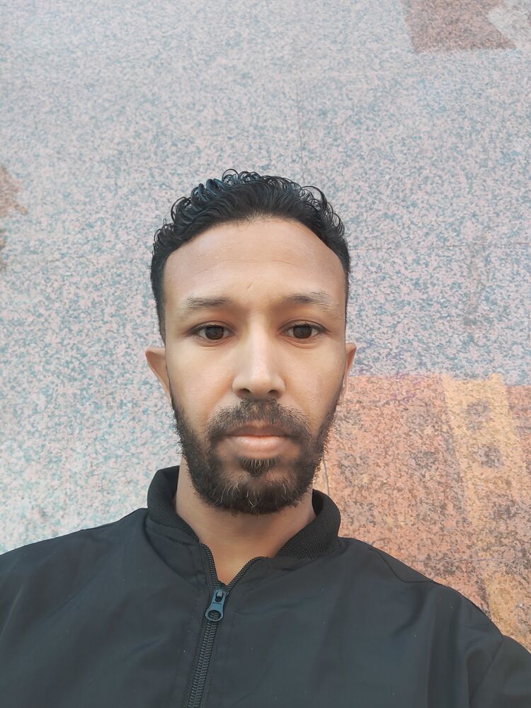  40826816  Mohamed, 39 ,    