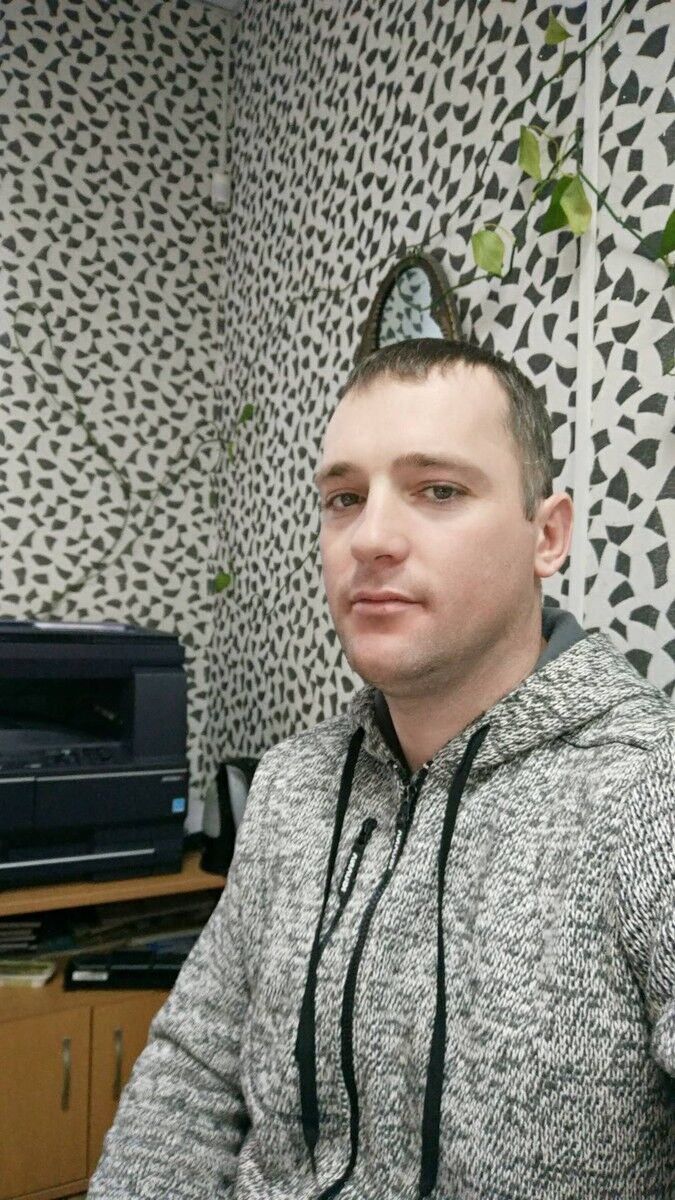  ,   Viktor, 41 ,     , c 