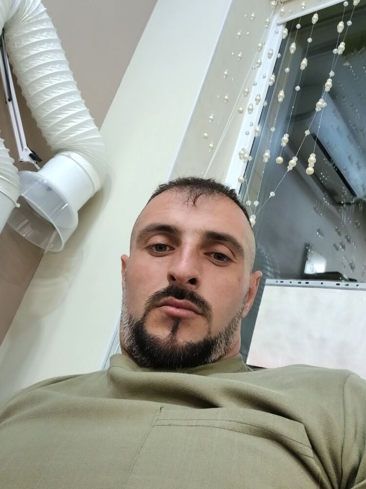 ,   Elnur, 31 ,   ,   