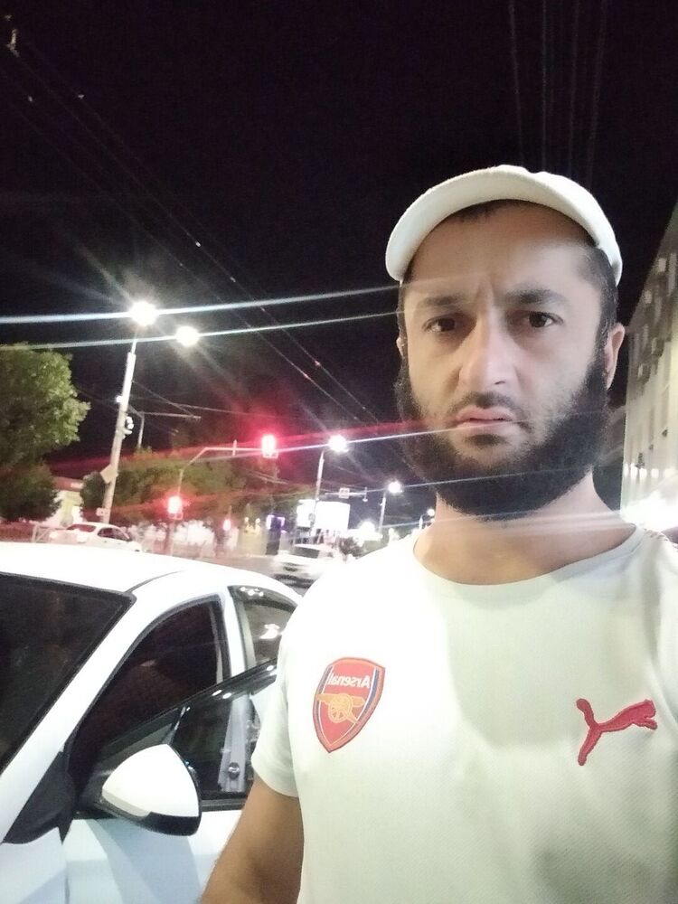 28563356  , 35 ,    