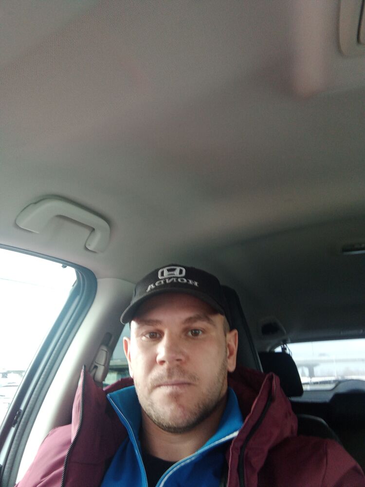  30399656  Sergei, 41 ,    