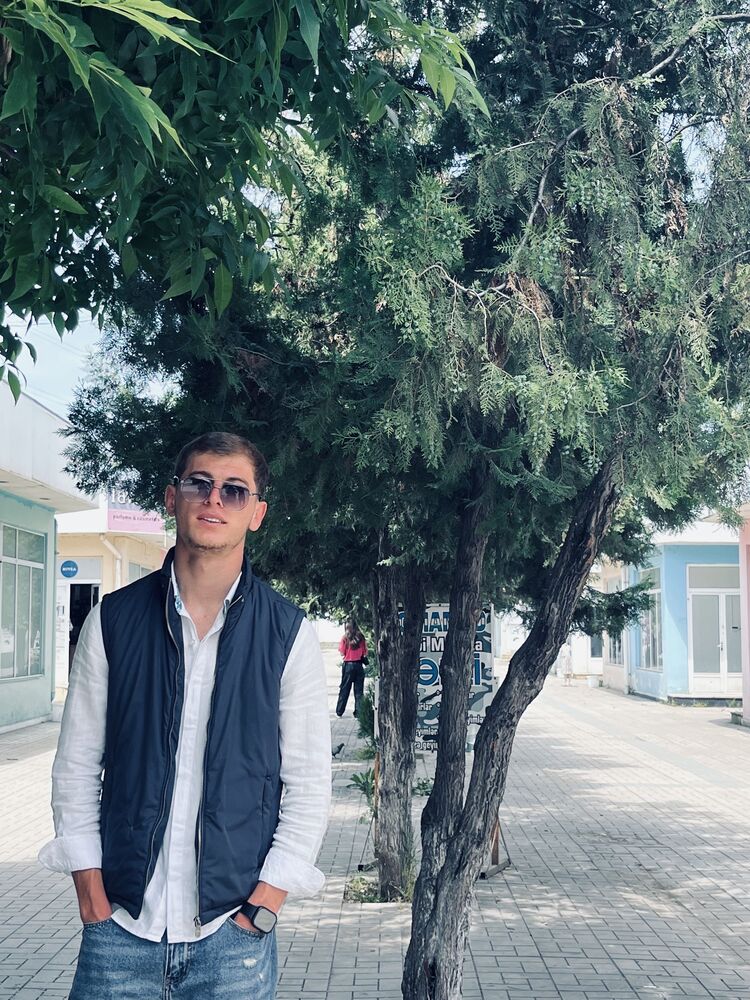  52969956  Elgun, 25 ,    