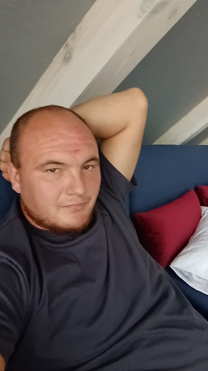  -,   Igor, 30 ,   ,   