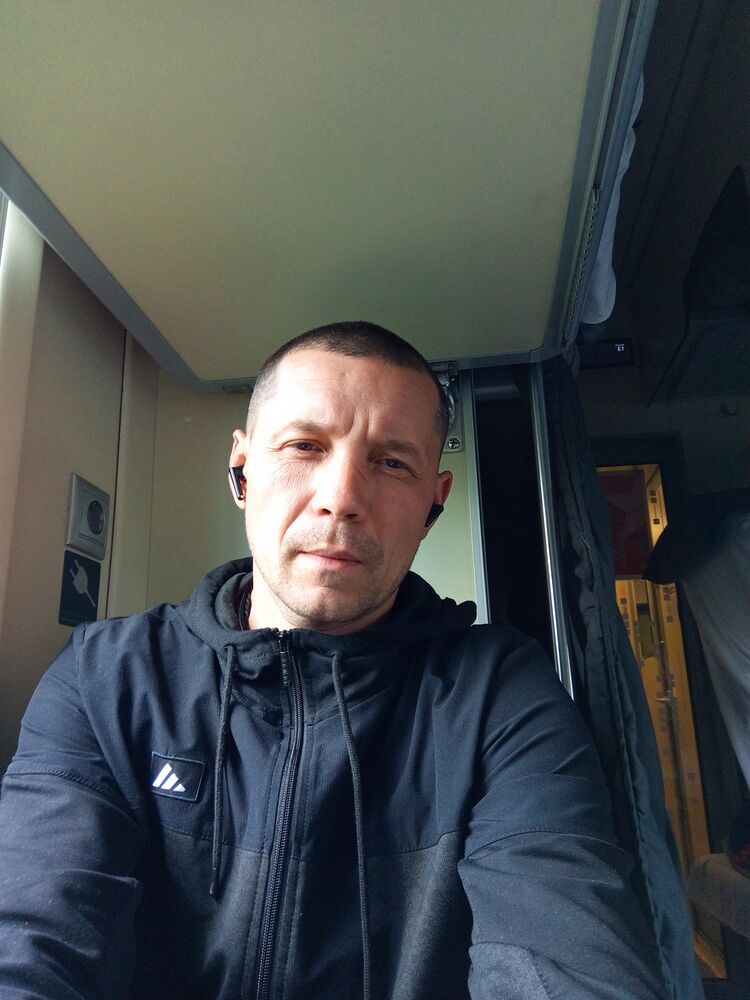  ,   Eldar, 39 ,   ,   