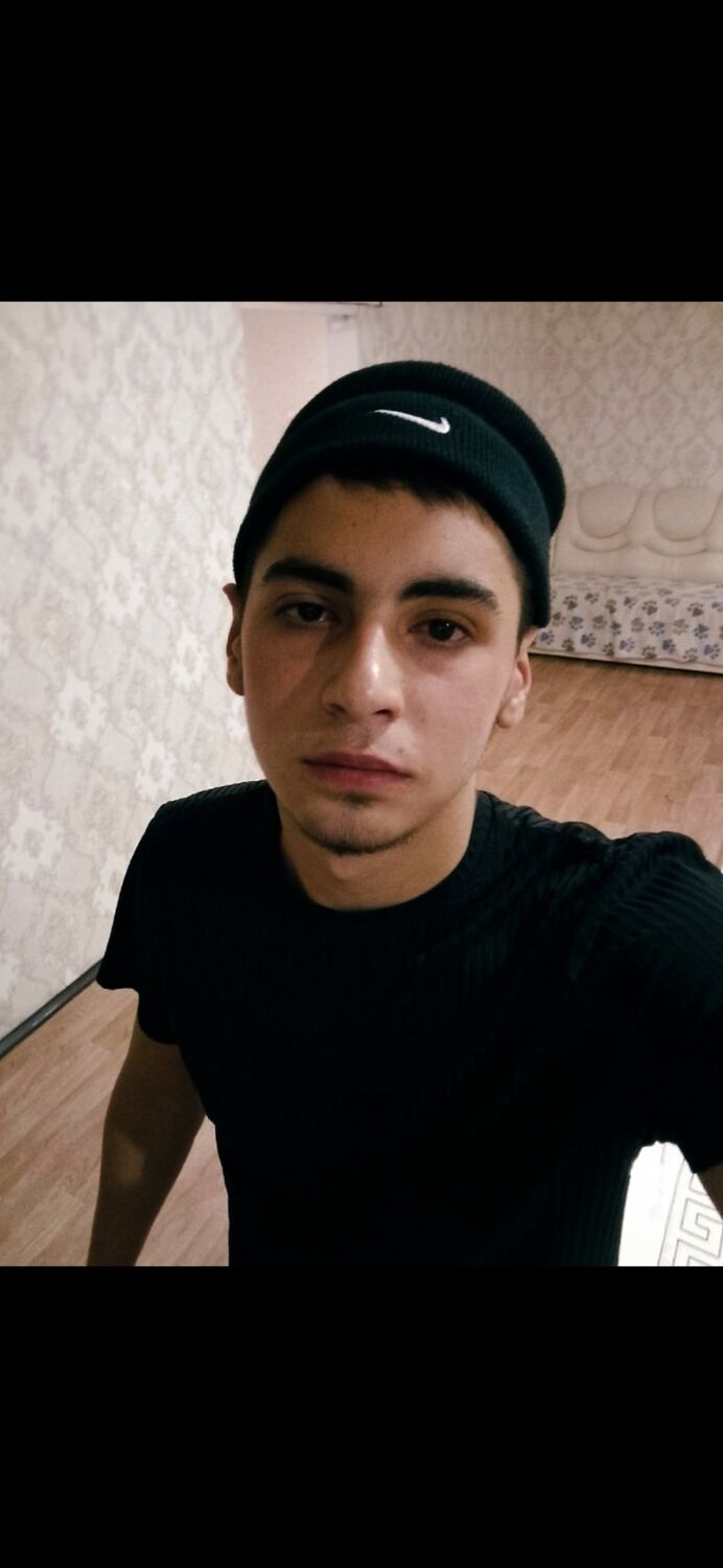  46857506  Rakesh, 20 ,    