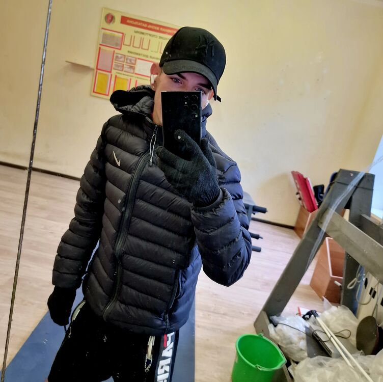  38232736  Yordy, 25 ,    