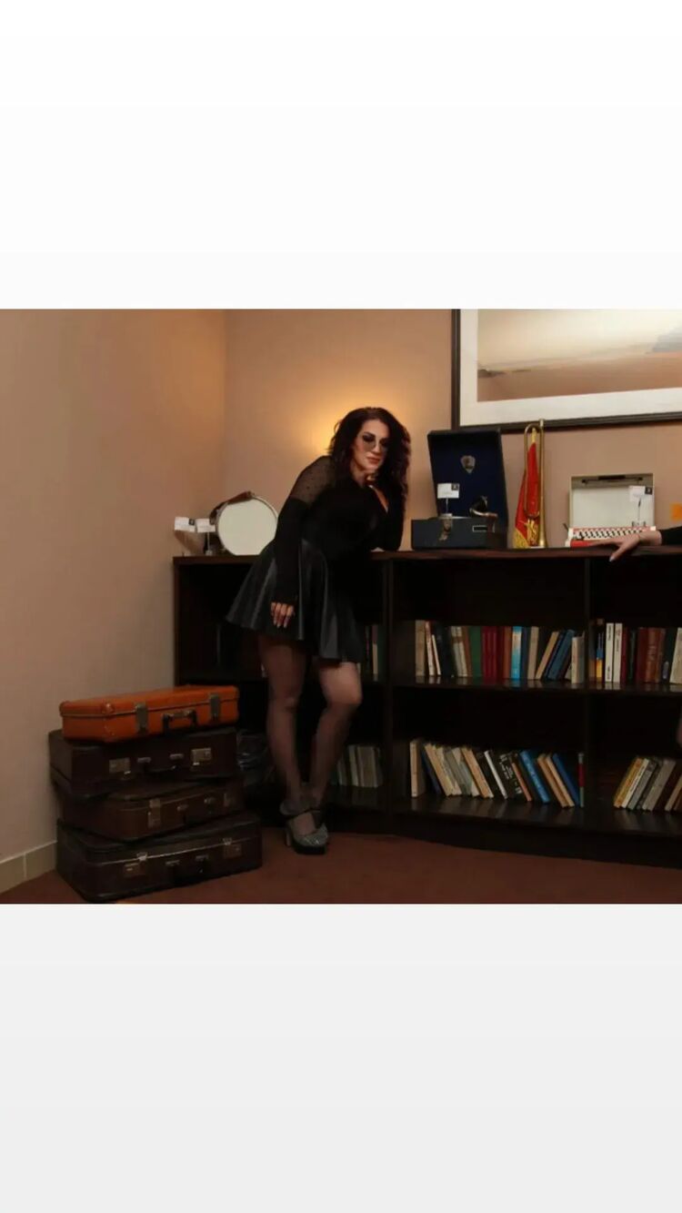  ,   Anna, 42 ,   ,   