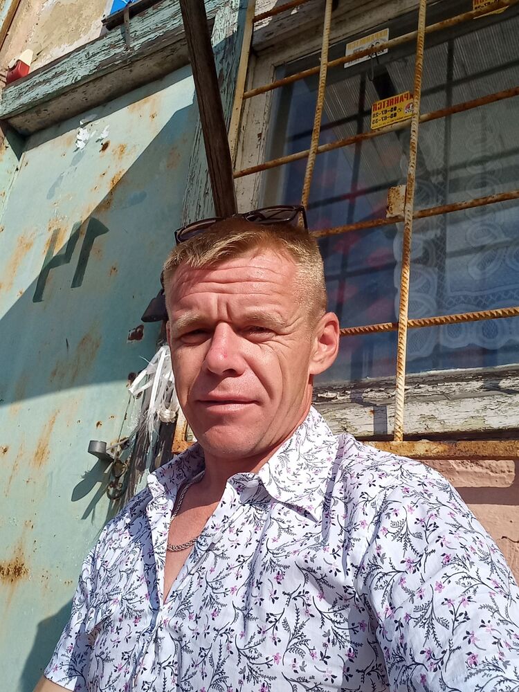  35996286  Roman, 38 ,    