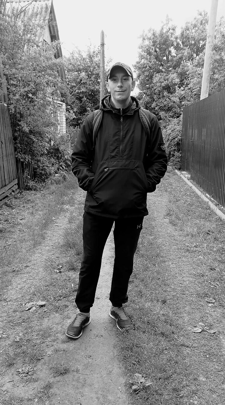  51766846  Roman, 36 ,    