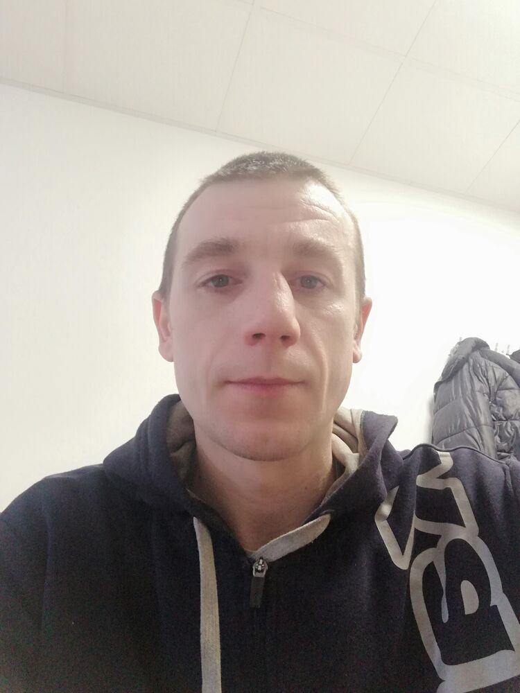  33081196  , 40 ,    