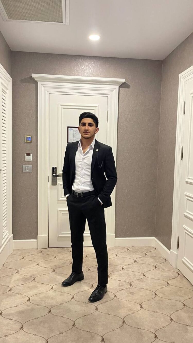  44395106  Kamil, 27 ,    
