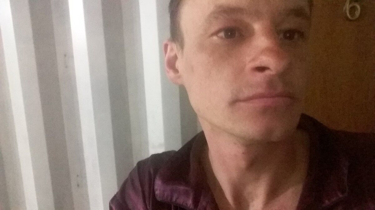  11451646  Aleks, 42 ,    