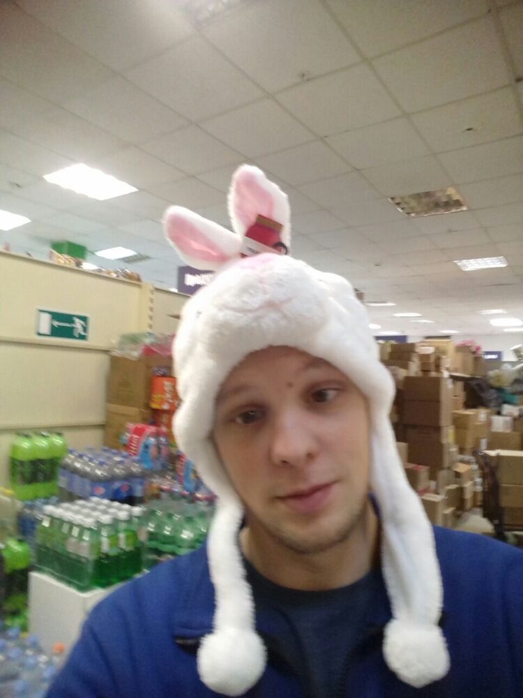  48073066  Pavel, 34 ,    