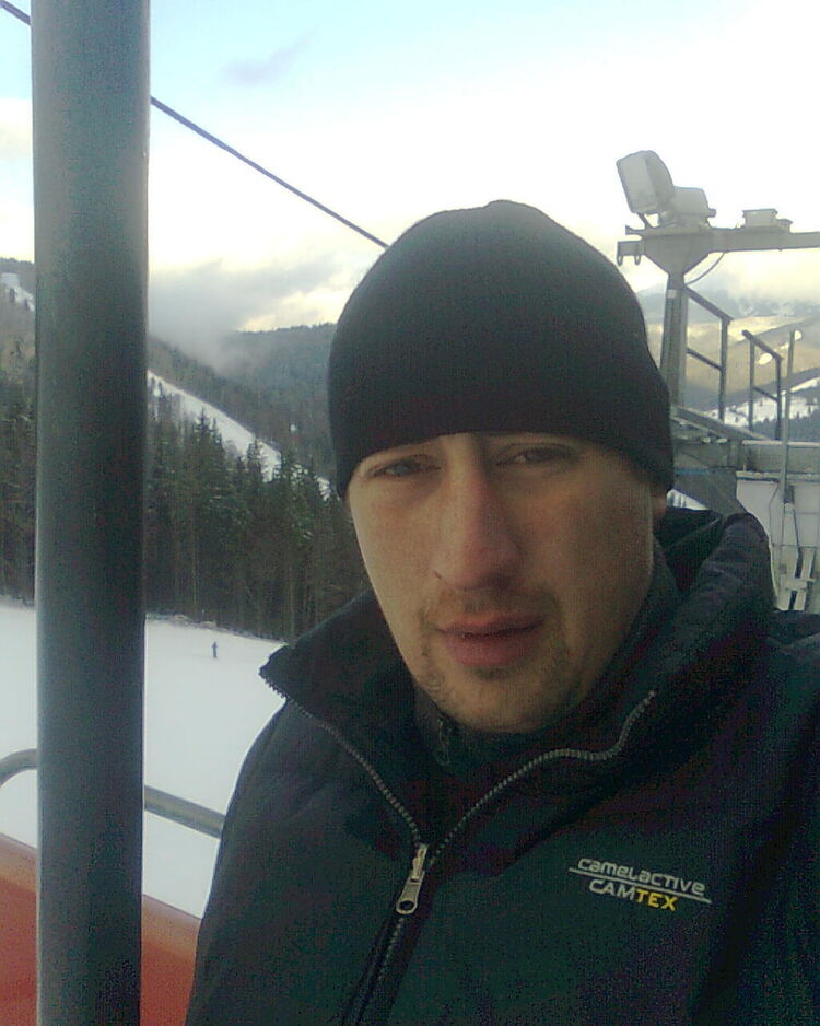  11260216  Vitaly, 47 ,    
