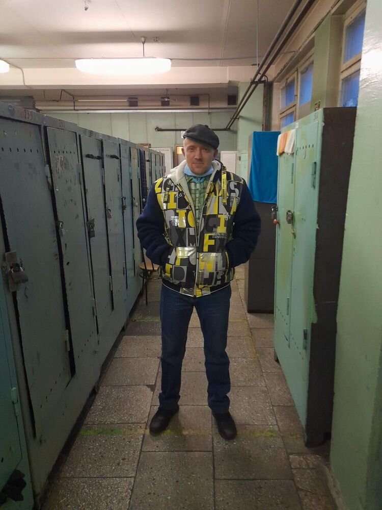  ,   Vitaly, 48 ,   c , 