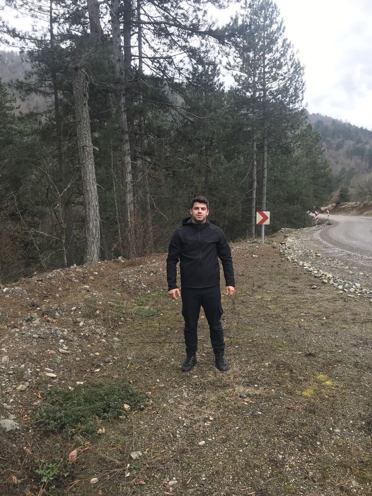  39211556  Samet, 27 ,    