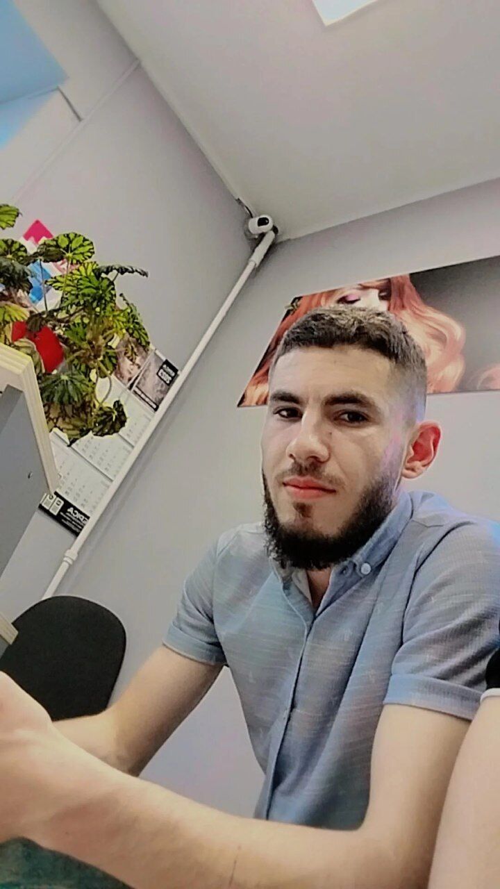  -,   Adam, 23 ,   ,   , c 