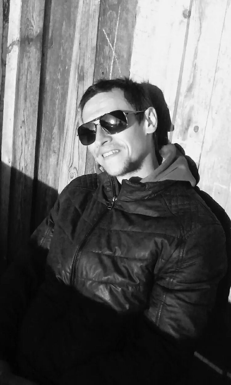  ,   Ivan, 37 ,  