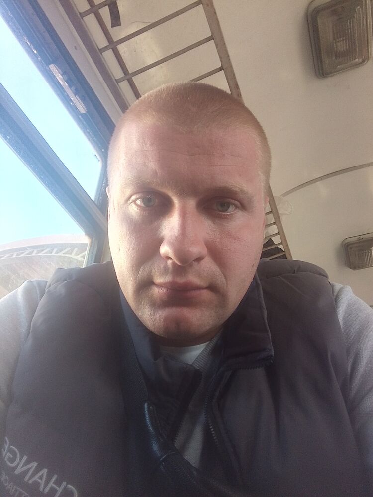  ,   Denis, 29 ,   ,   
