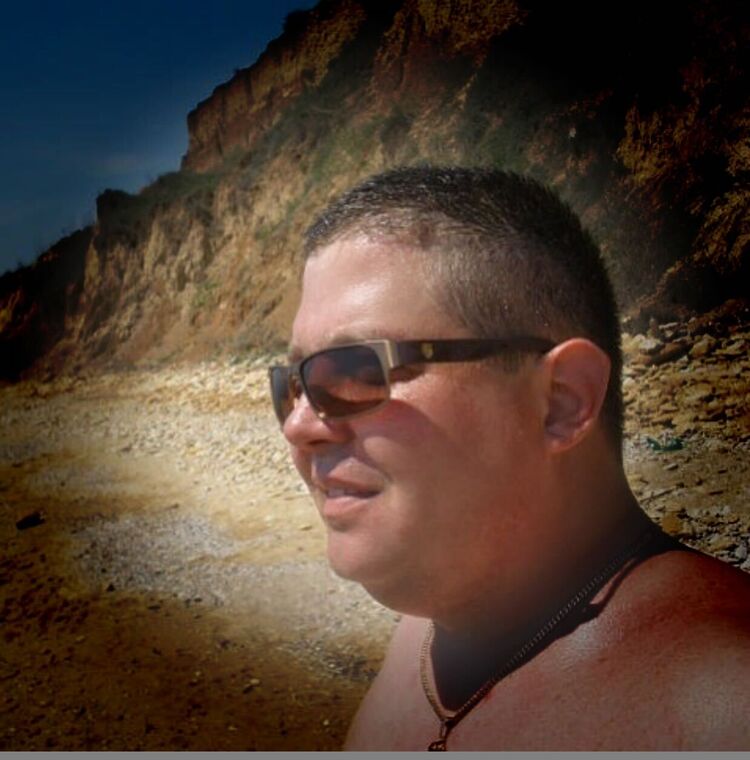  28721696  Valery, 42 ,    