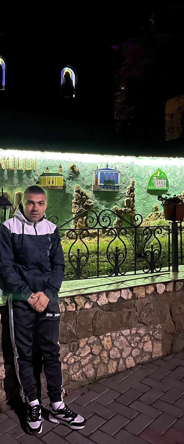  39563926  Catalin, 25 ,    Minden